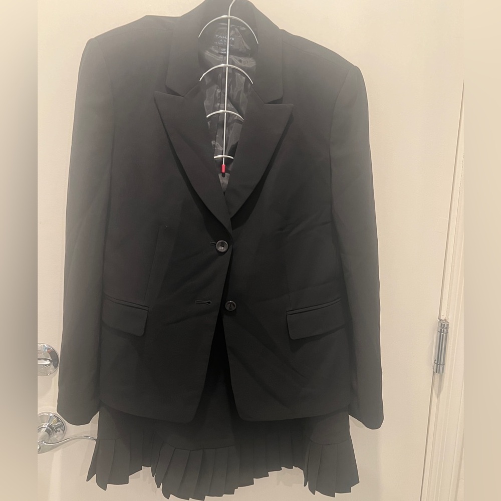 Tahari skirt suit. Cute detailed bottom